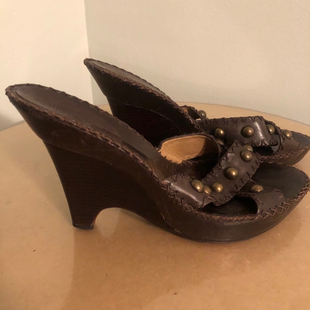 Studded wedges